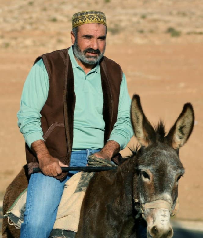 معلم العلوم و"#كايد_العدو"