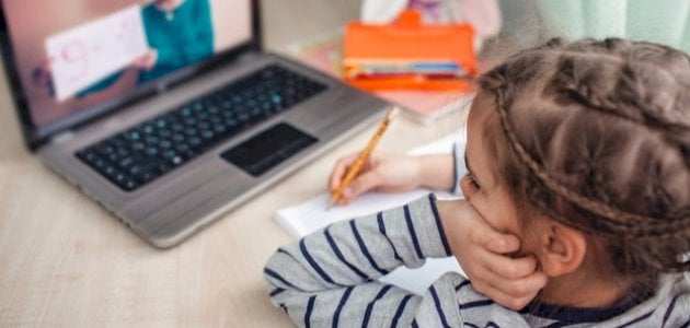 تأثير التعلم عن بعد على الأطفال والمراهقين: دراسة متعمقة