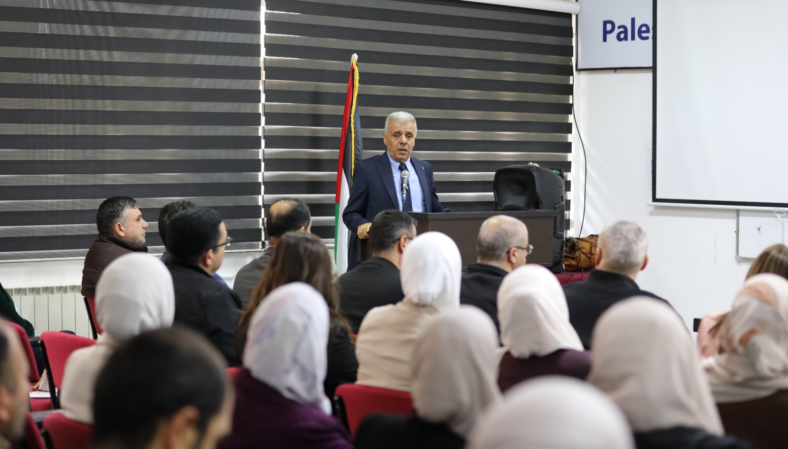 "التربية والتعليم" تعقد ورشة تدريبية للأكاديميين في مؤسسات التعليم العالي حول توظيف تقنيات #الذكاء_الاصطناعي في التعليم